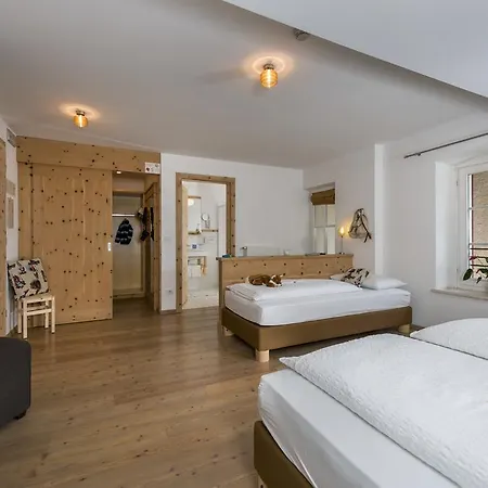 Small & Lovely Hotel Zaluna Otel Predazzo